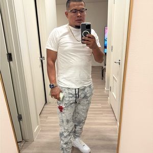 Meet your Posher, Jiuber